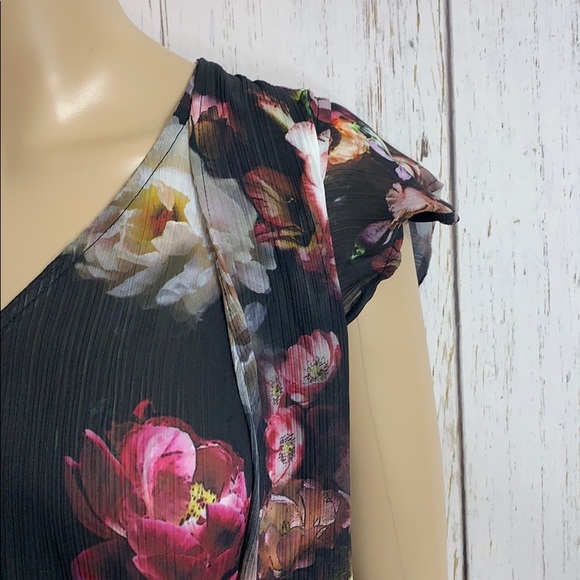 NWT willow & clay Elsie Floral Tie Front Top - Picture 7 of 12